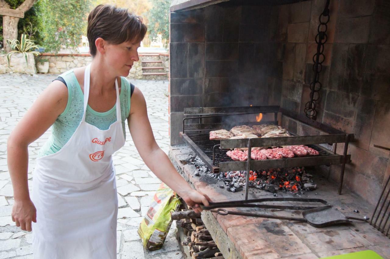 カステルヌオーヴォ・マグラ Fattoria Cristina Bilo Rosaヴィラ エクステリア 写真